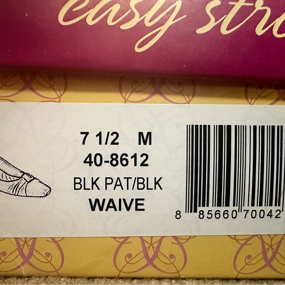 Easy Street Black Patent Waive pumps 7.5 NIB - Picture 8 of 8